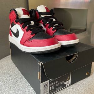 Jordan 1 mid (ps) kids size 11.5C